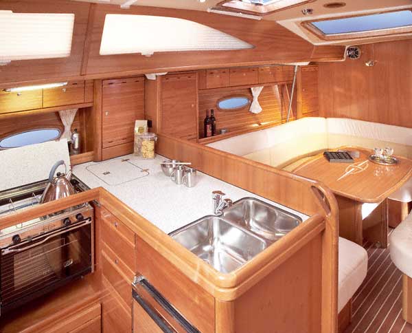 Carol - Bavaria 44 Vision (2007) — photo 4