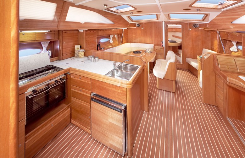 Carol - Bavaria 44 Vision (2007) — photo 10