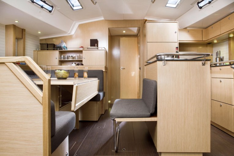 NAPOMENA - Bavaria Cruiser 55 - 4 cab. (2011) — photo 6