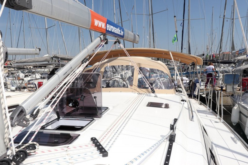 Redemption Prem - Azimut Grande - 5 + 1 cab. (2019) — photo 3