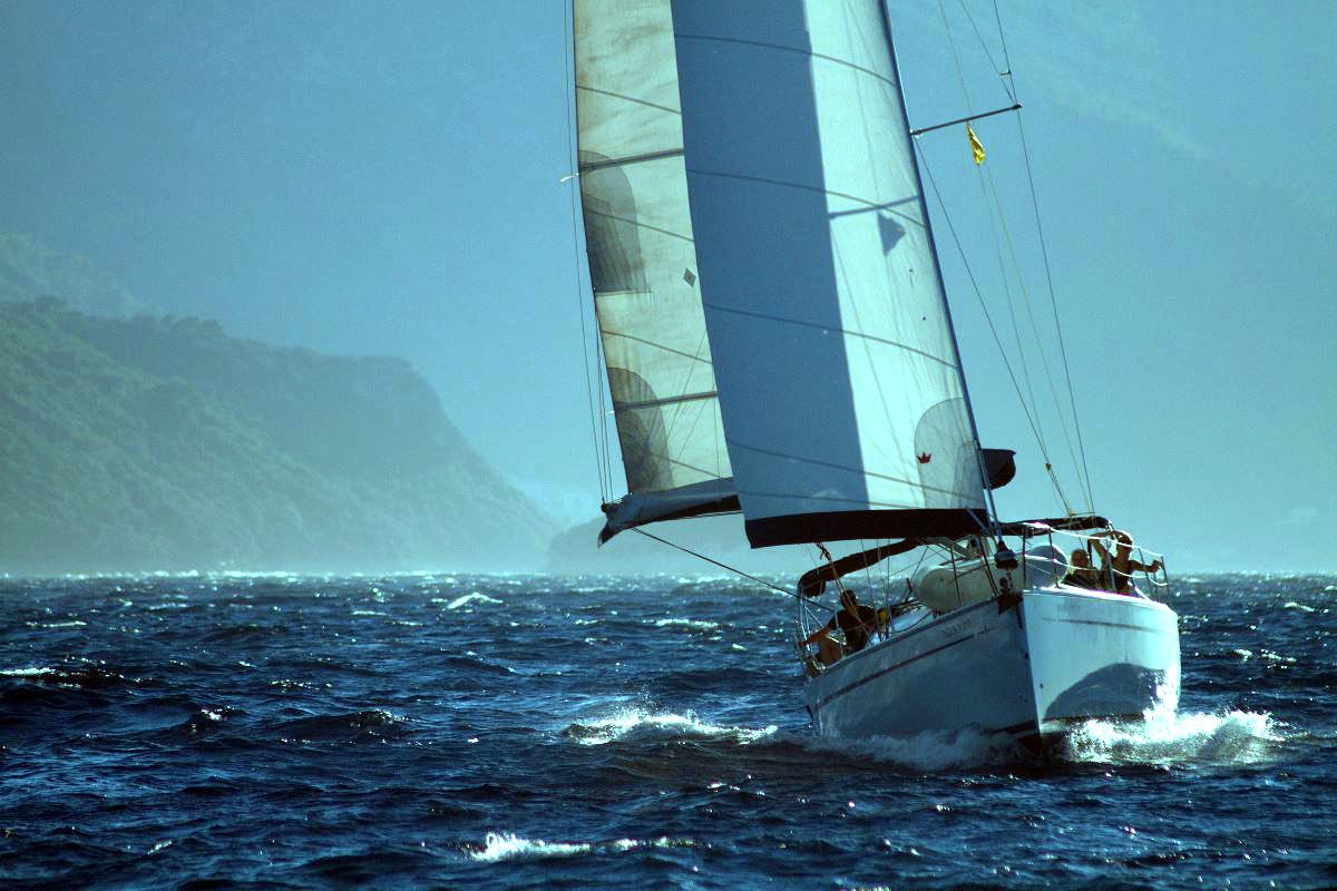 Jenny - Bavaria 42 Match (2005) — photo 3