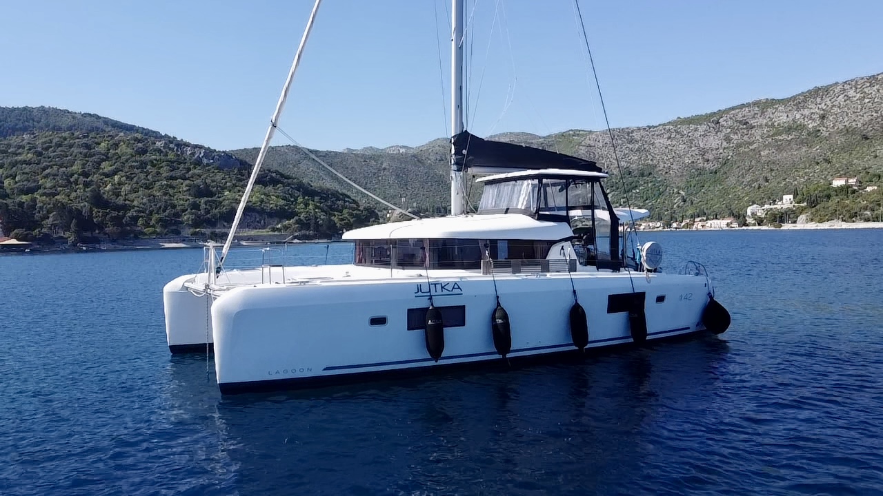 LeeLaa - Oceanis 46.1 (2020) — photo 3