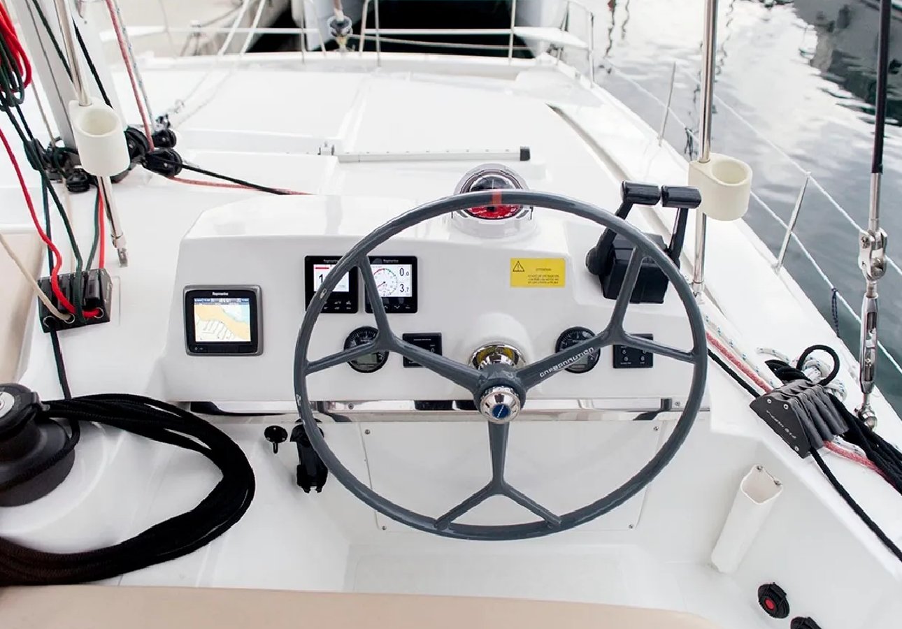 Hakiri - Bavaria C46 ELECTRIC (2009) — photo 6