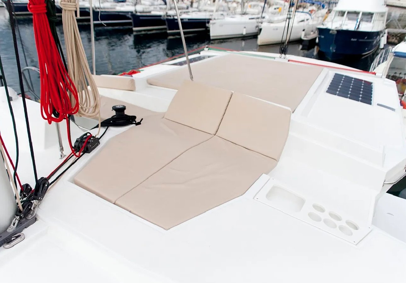 Hakiri - Bavaria C46 ELECTRIC (2009) — photo 15